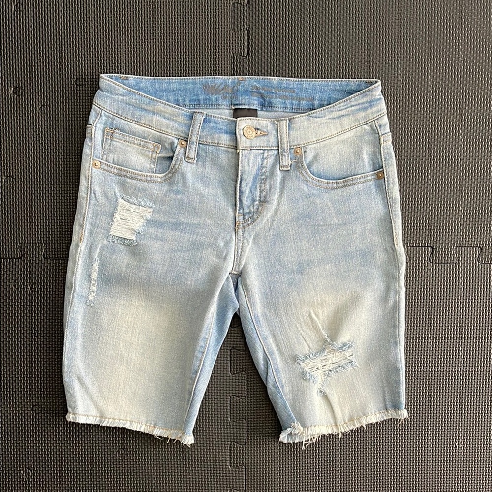 Mossimo Supply Co. Light Blue Distressed Women Shorts Mid-Rise Bermuda